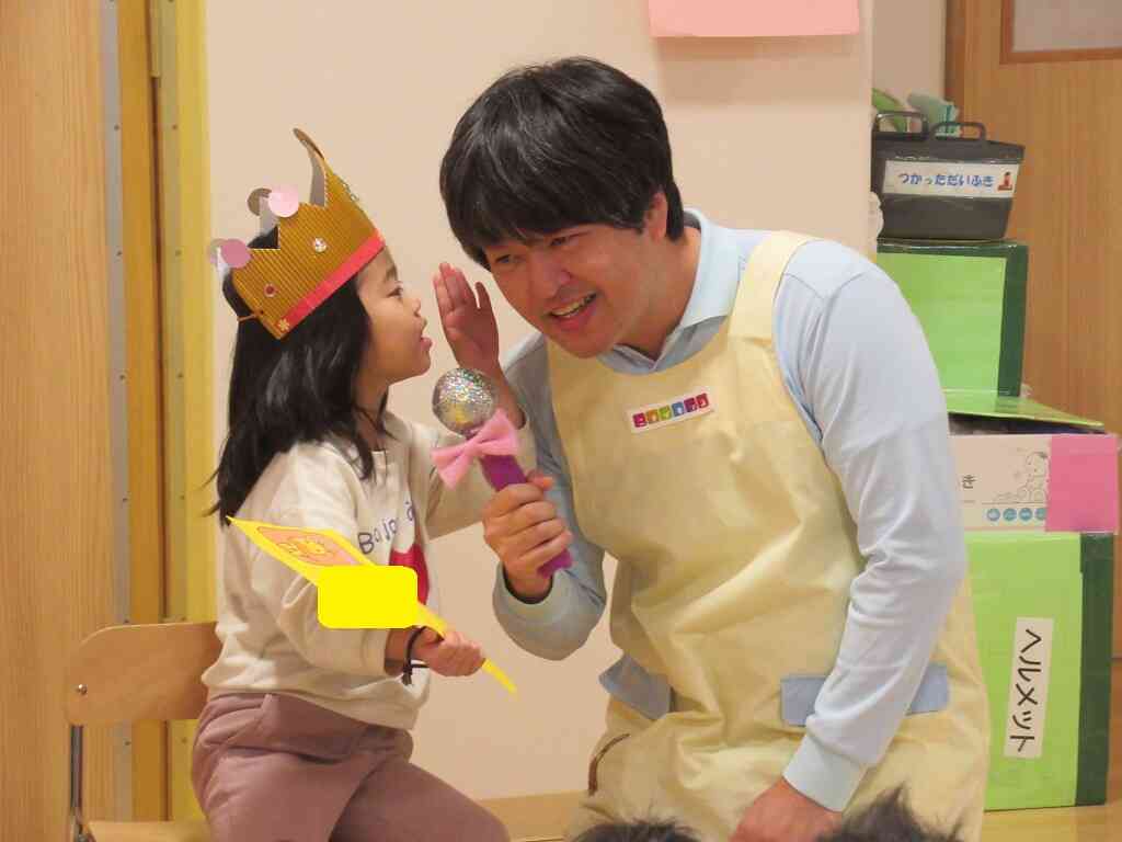 先生とひそひそ話　なにかななにかな？！