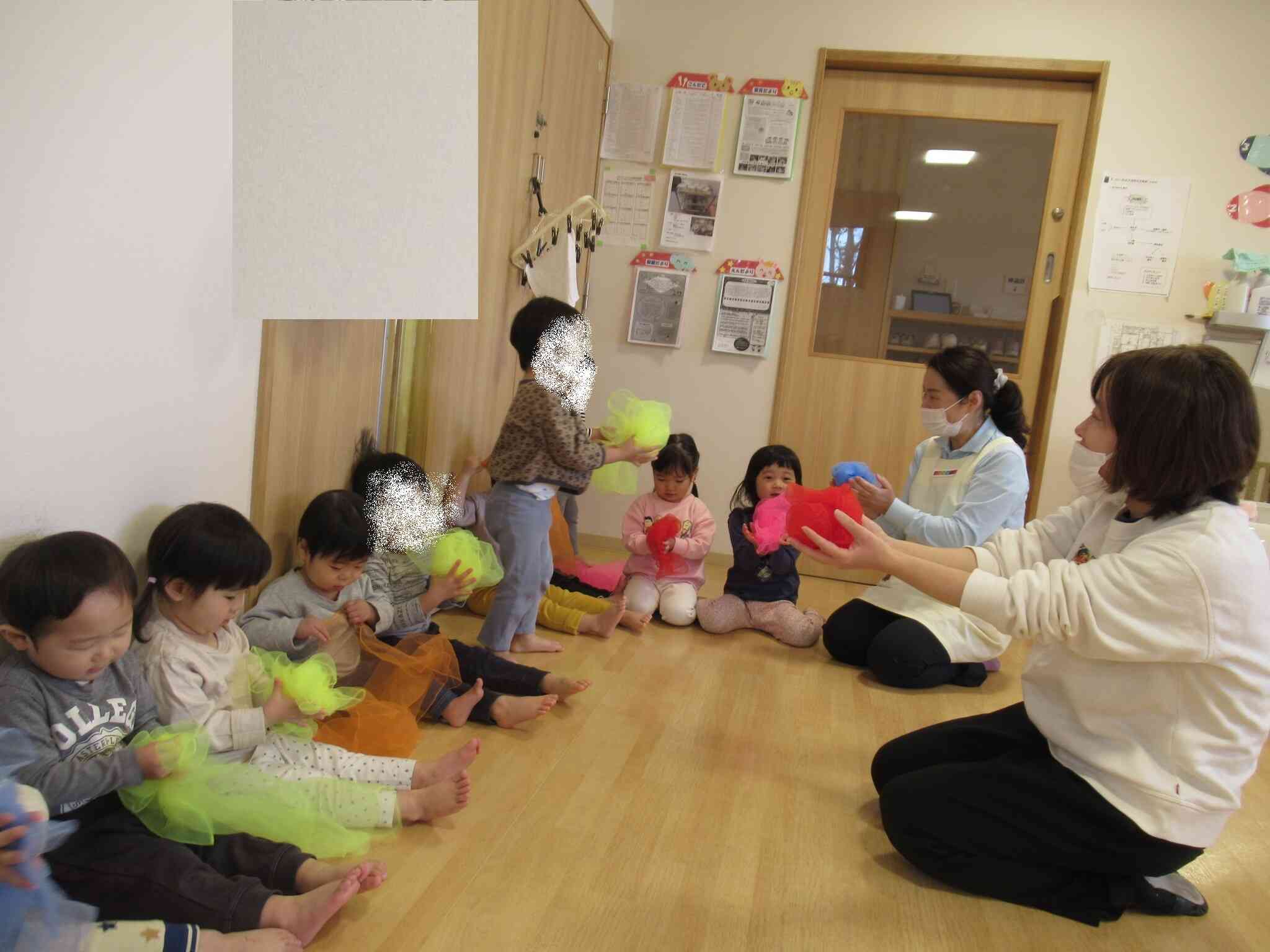 リトミック（あひる組　１歳児）