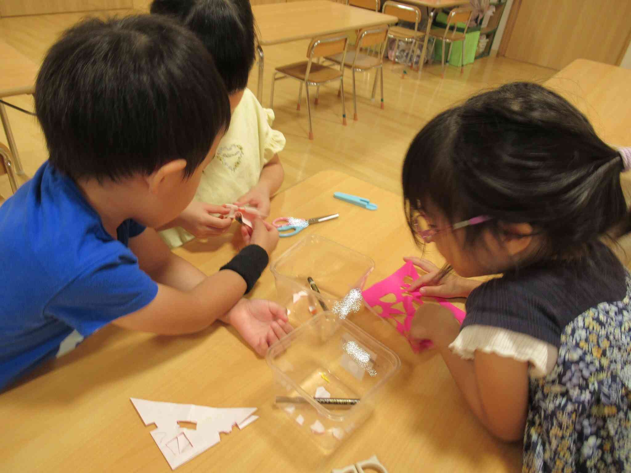 ぱんだ組（４歳児）製作の様子