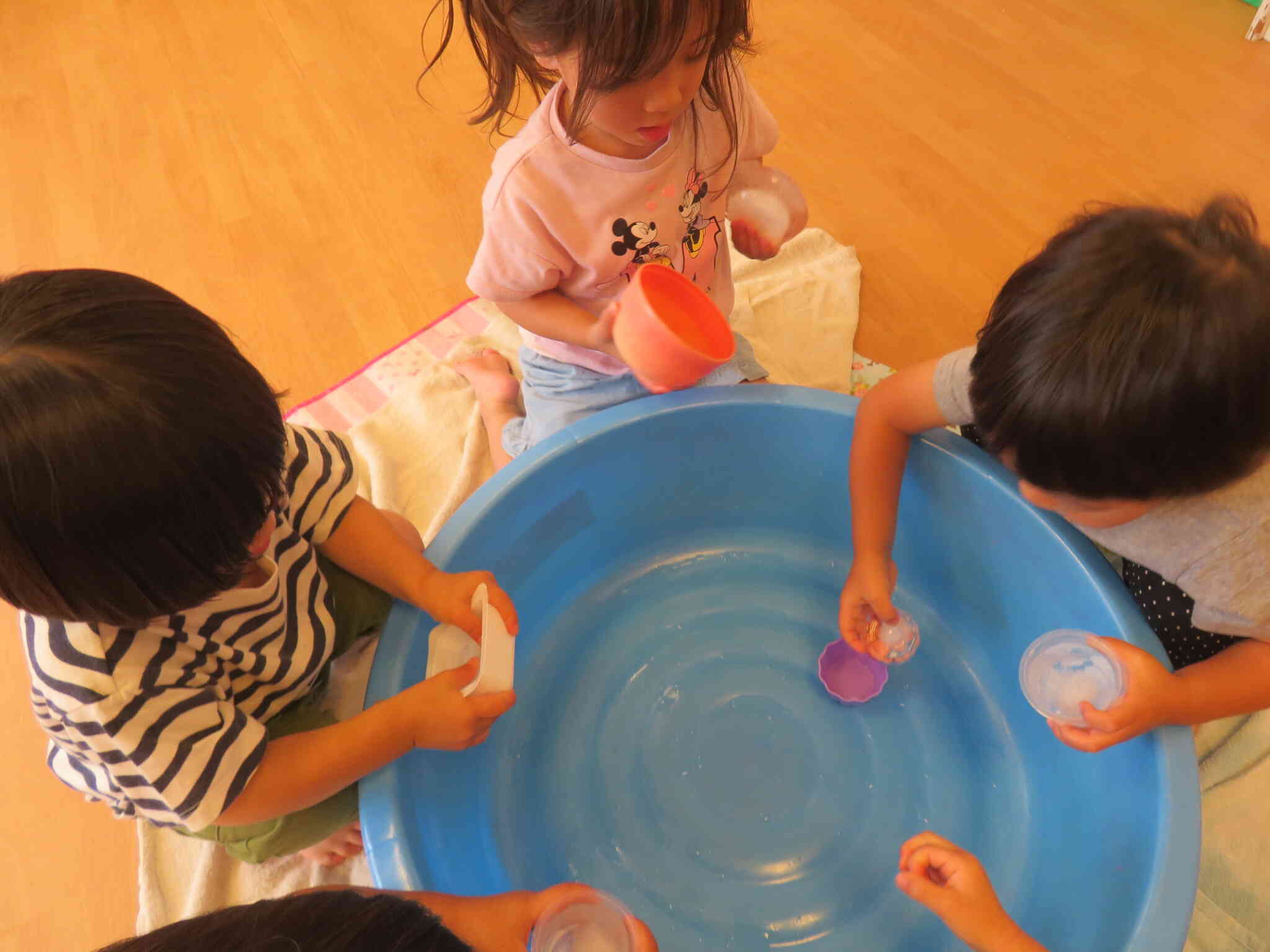 氷遊び（こおりあそび）
