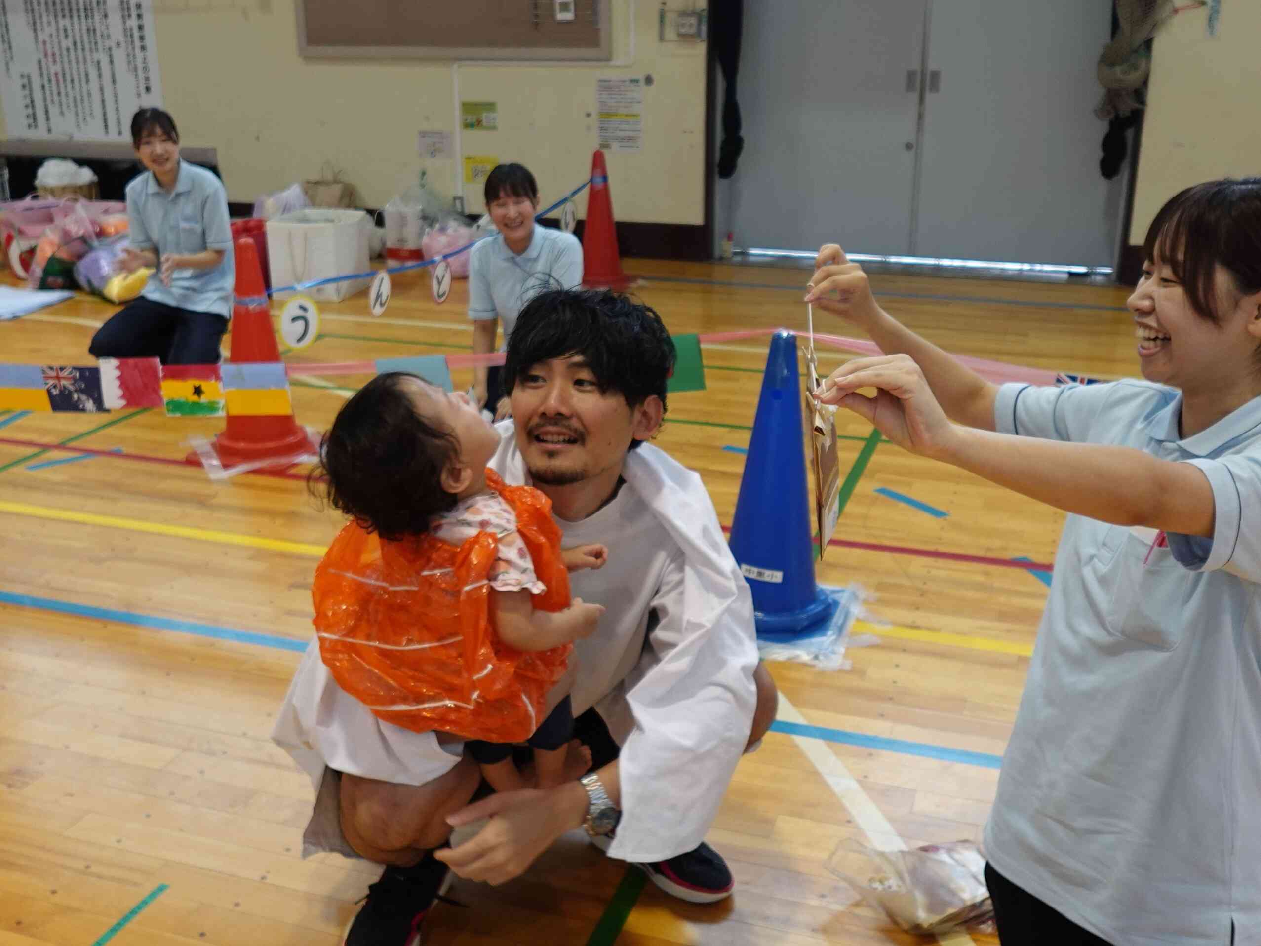 0歳児はお寿司に変身！頑張りました。