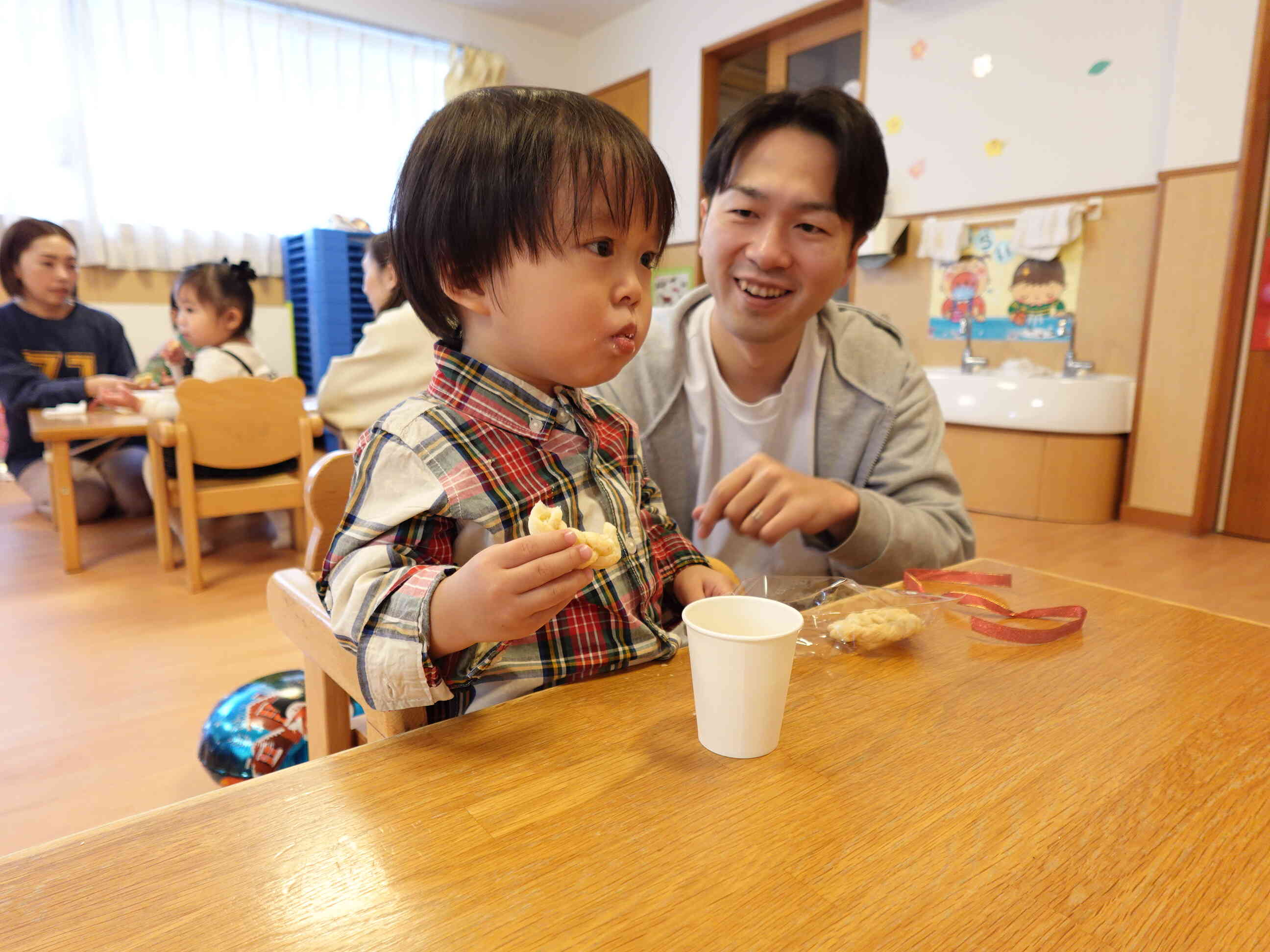 おやつのリースパイおいしいな