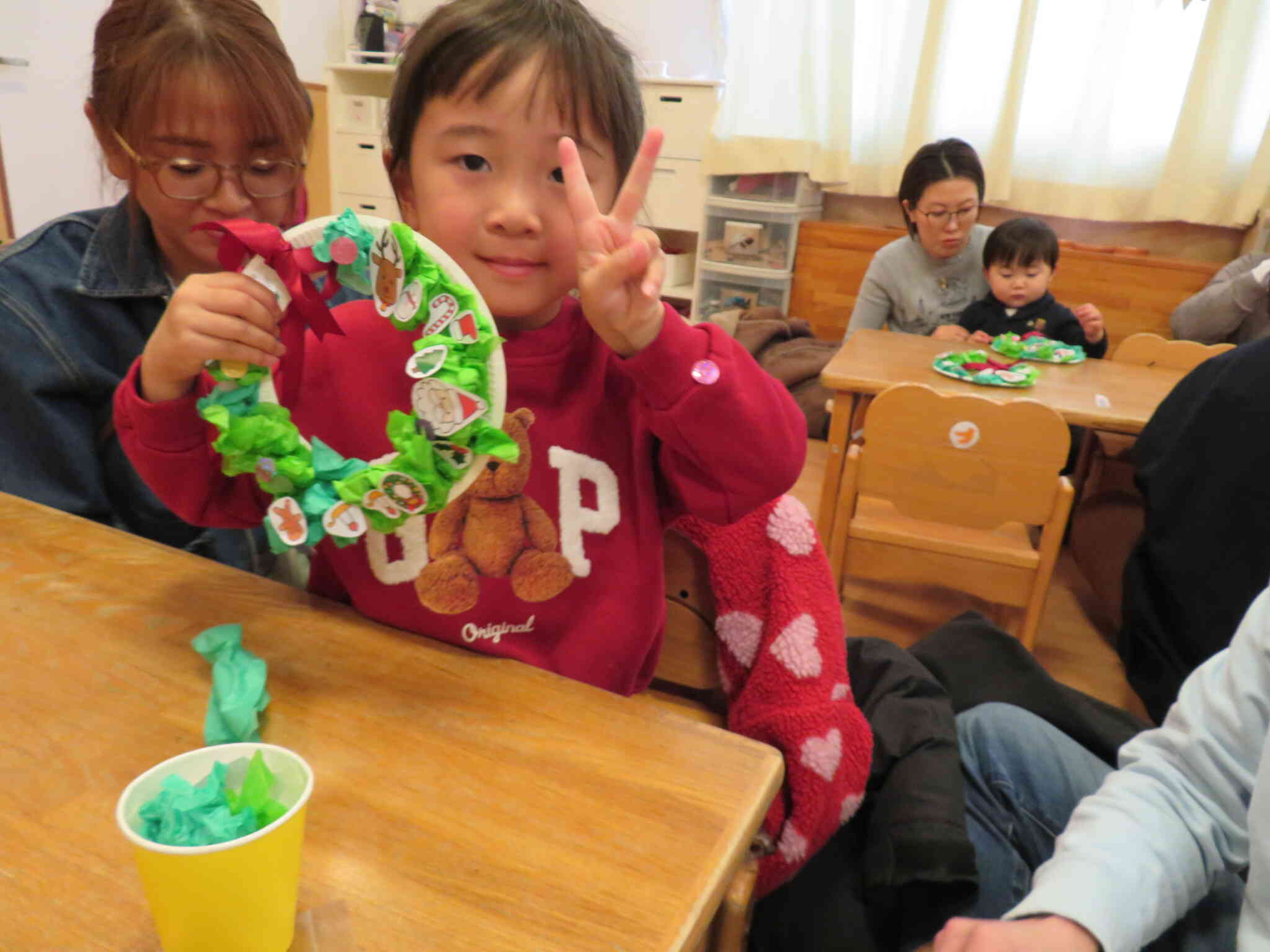 ママと一緒にリース作ったよ！