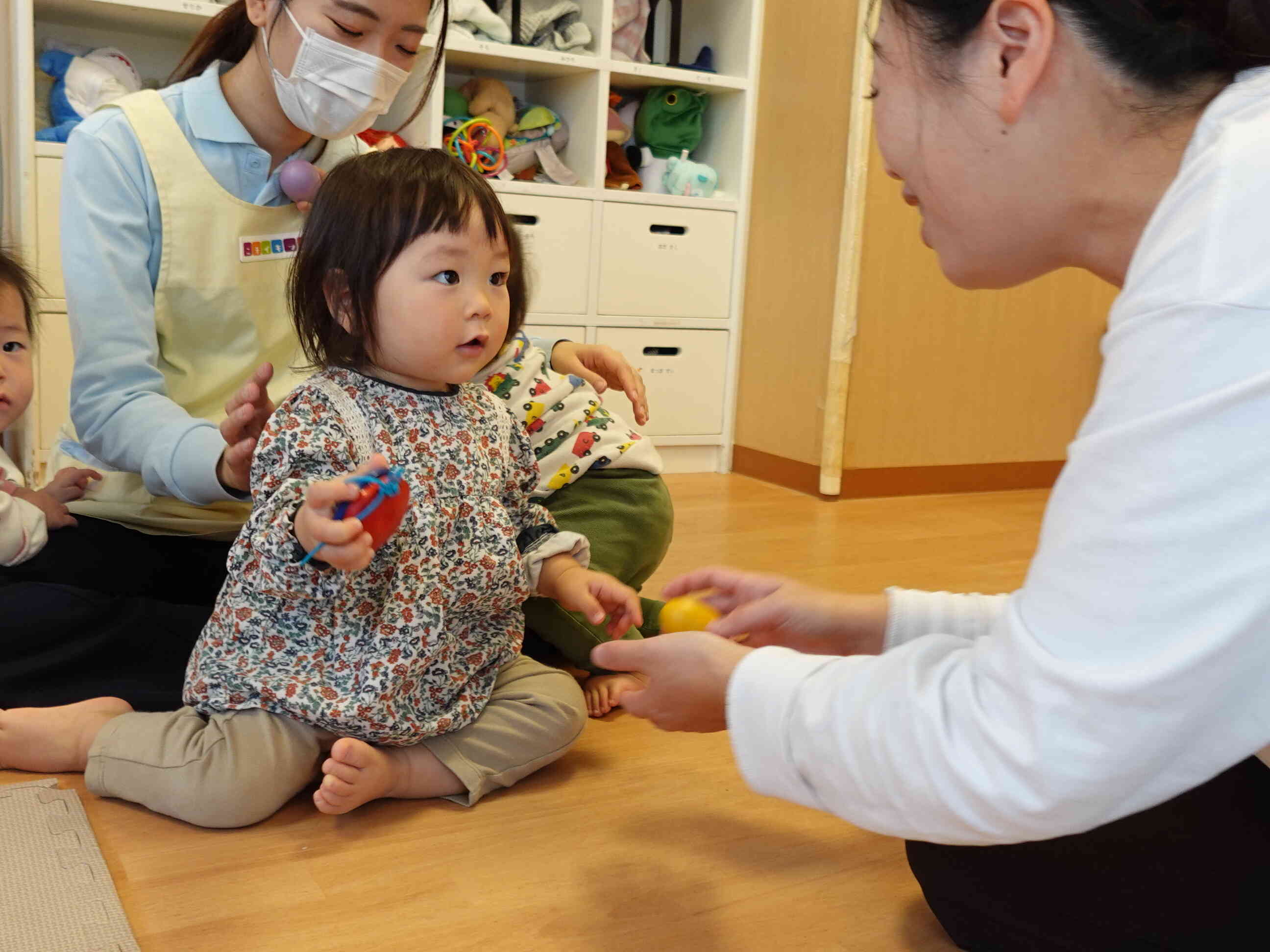 ０歳児クラスのリトミック