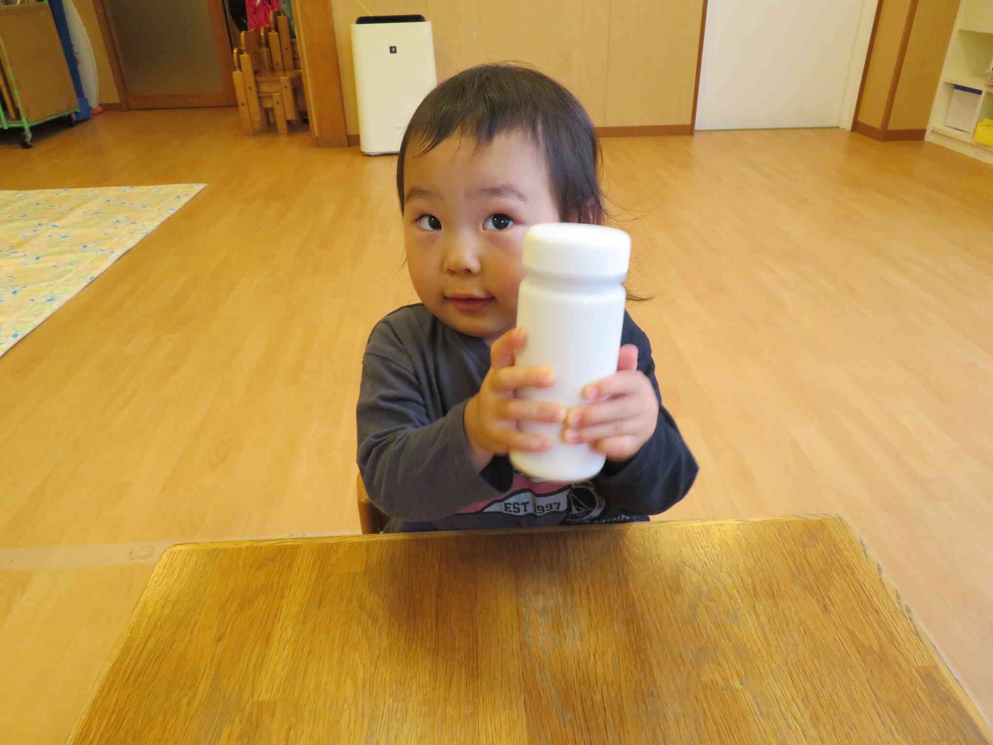 シャカシャカ…