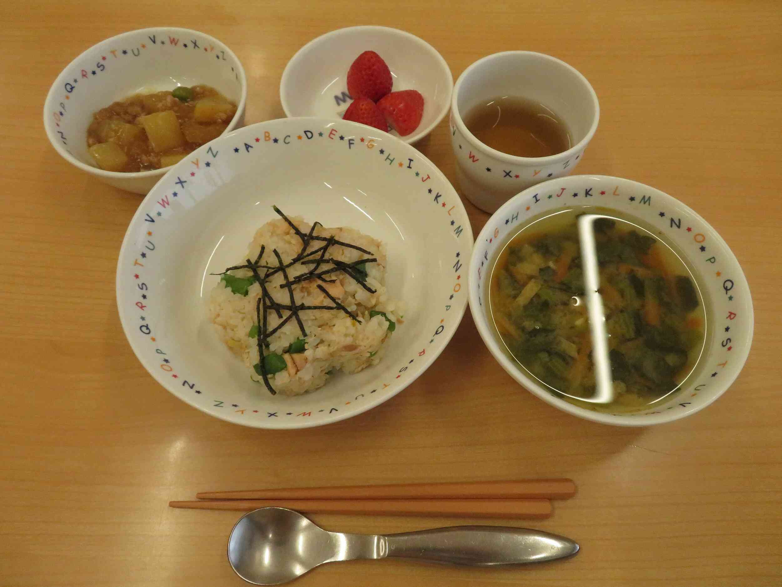 この日のお給食は・・・？♡