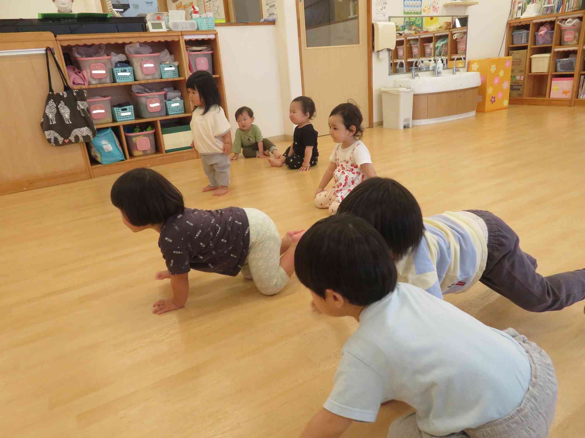 子育てひろば〜リズムあそび〜
