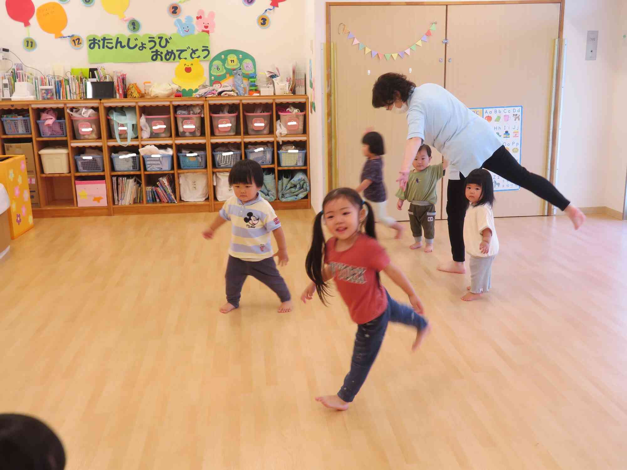 足を上げる決めポーズも上手にできます！