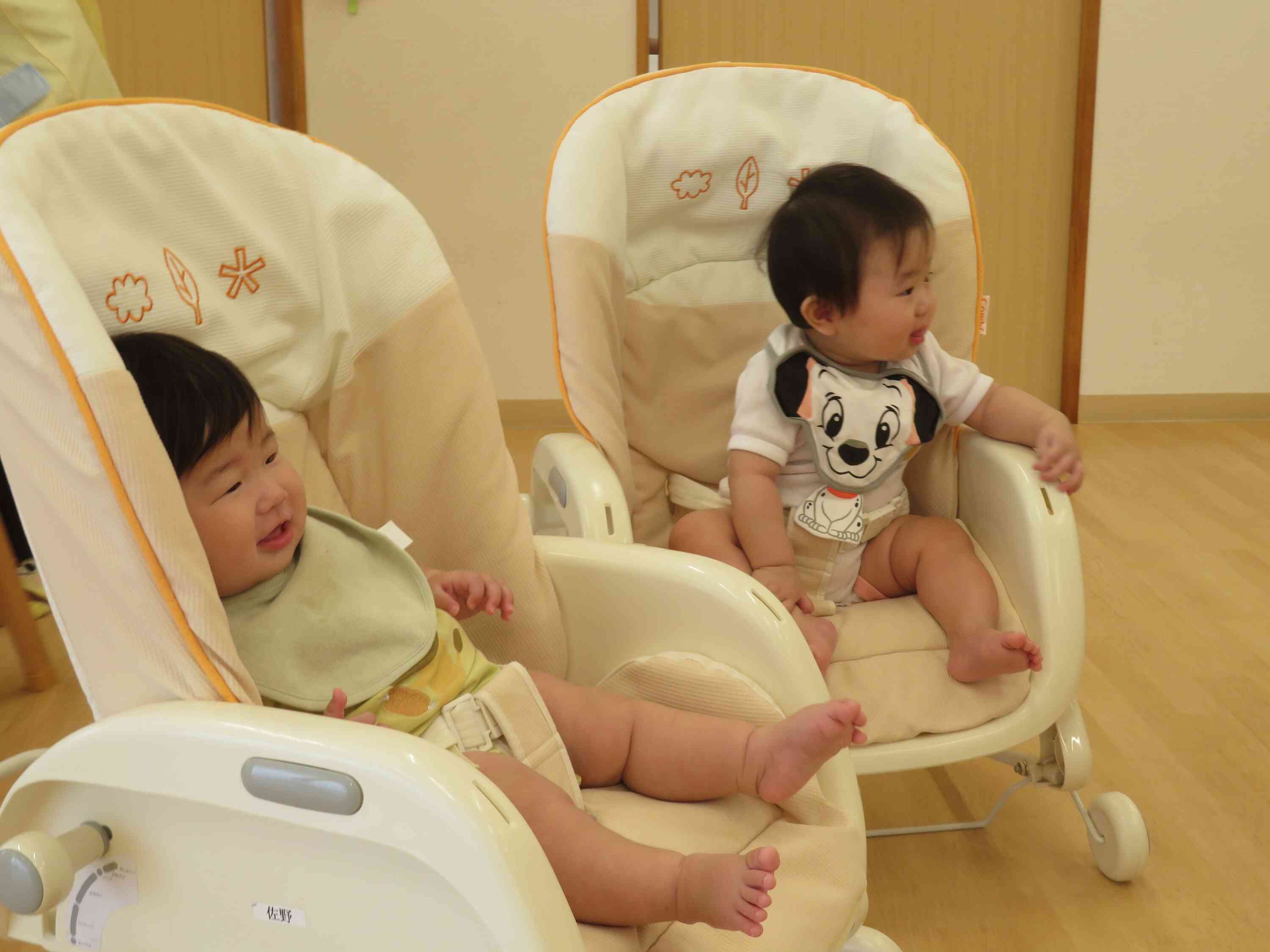 0歳児のひよこ組さんもにこにこしながら参加していました。