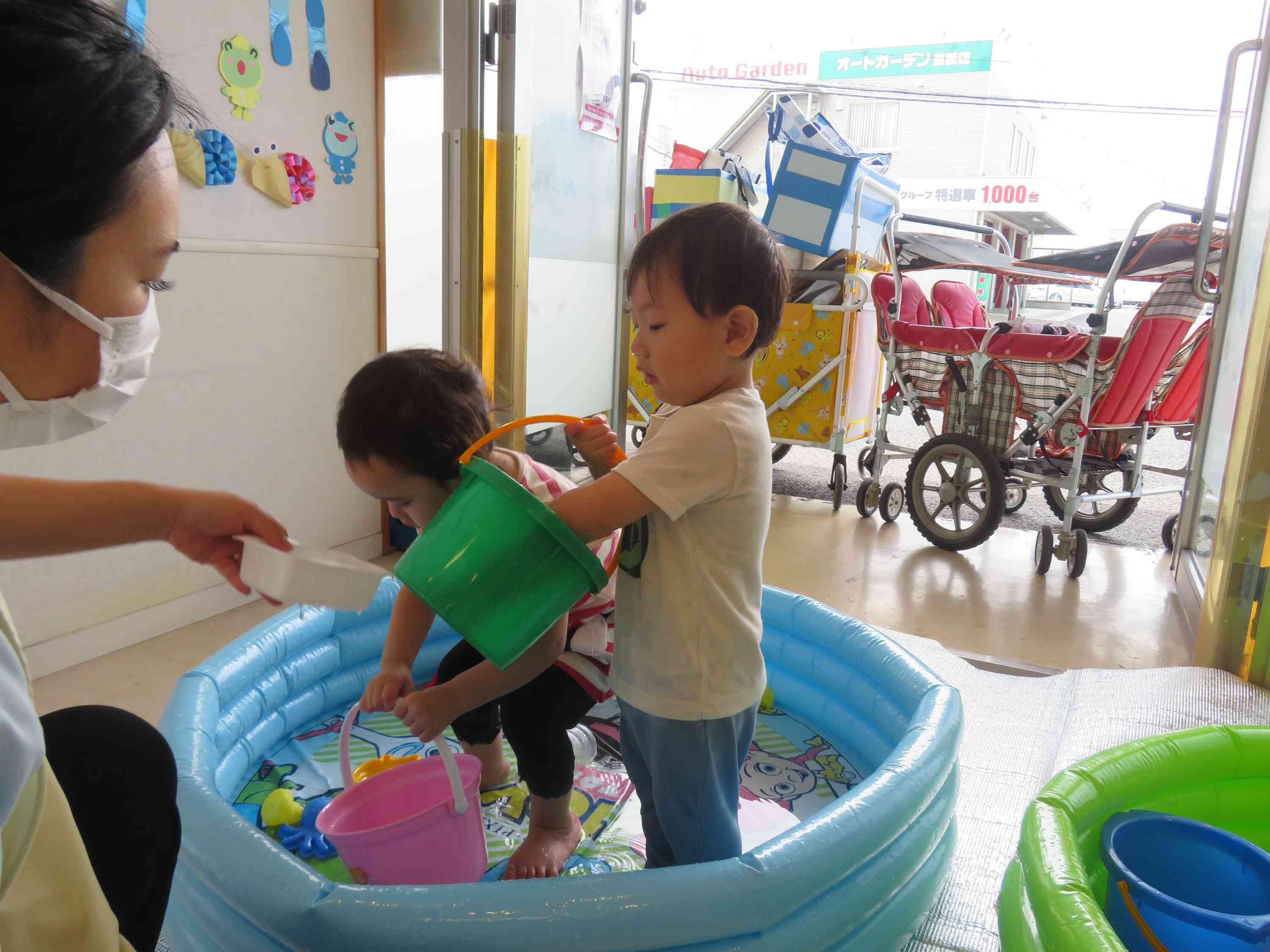 よ～し、お水をたくさん入れるぞ！