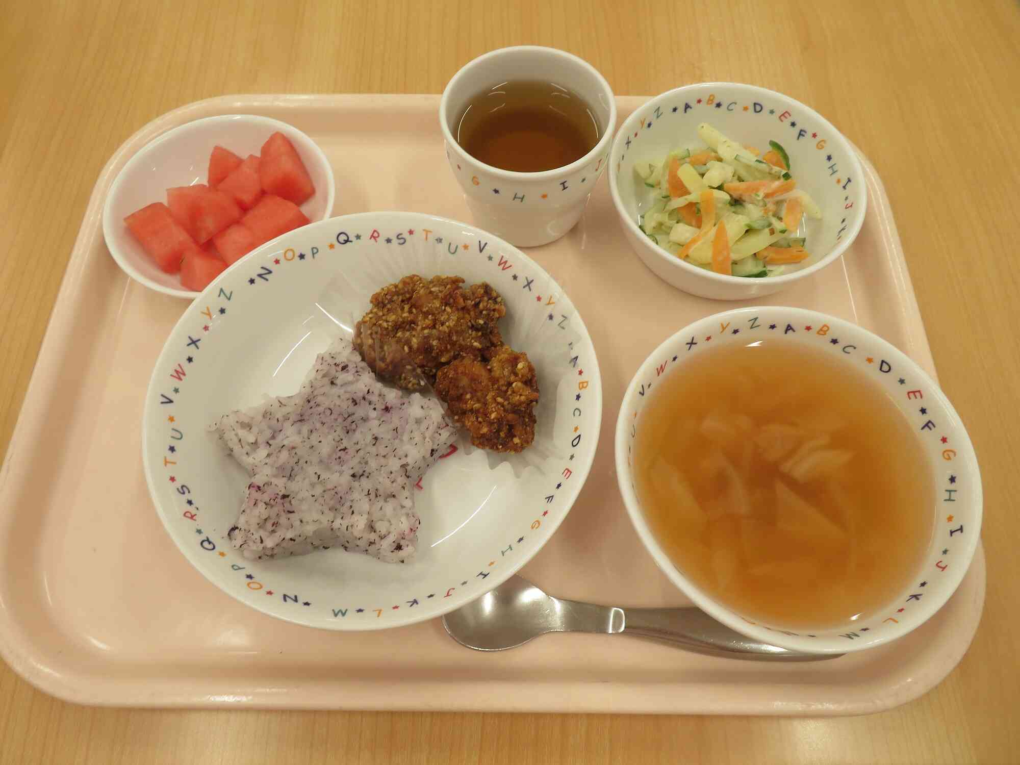今日の給食は…
