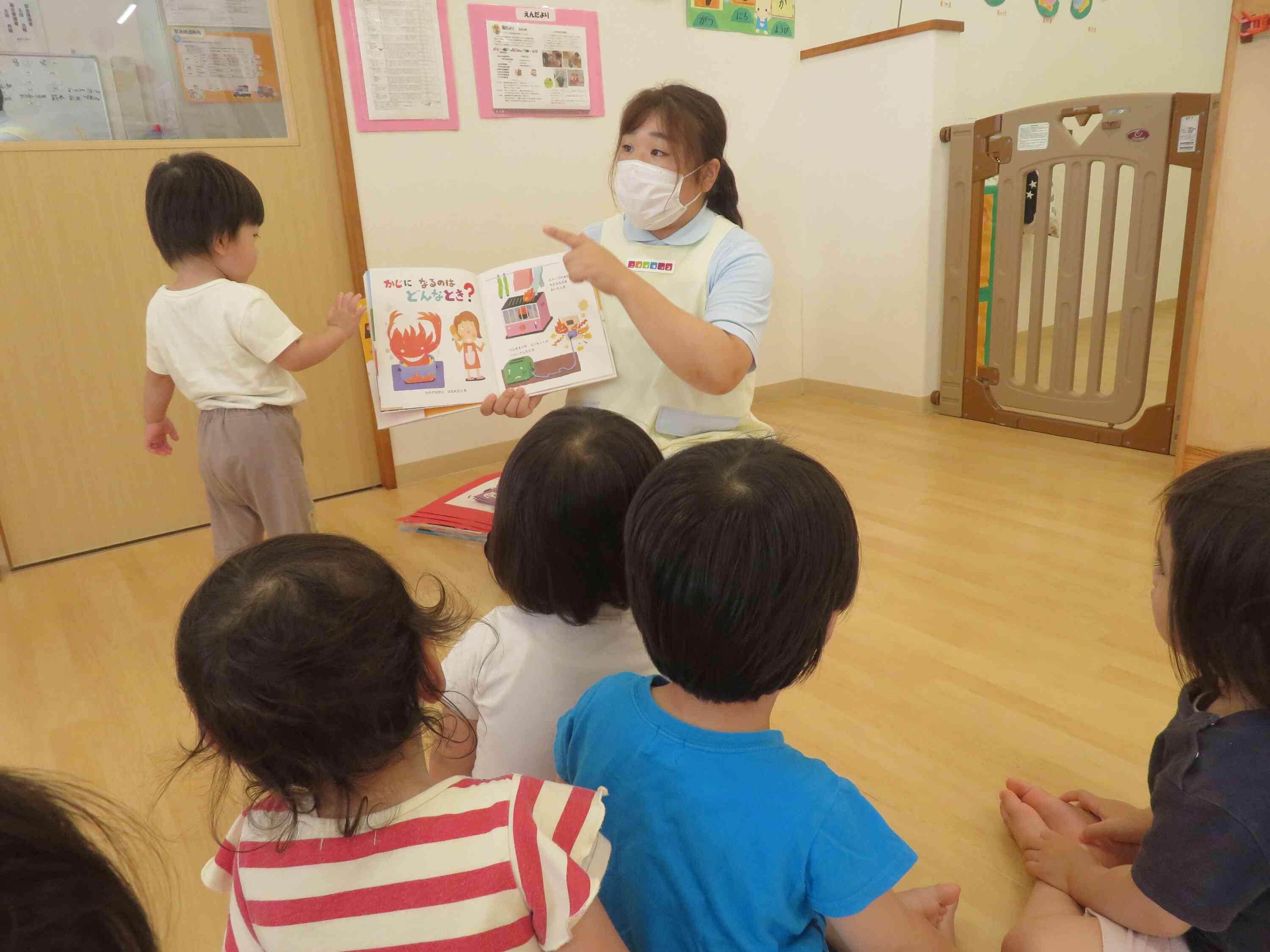 避難訓練の合言葉は「おかしもち」です。