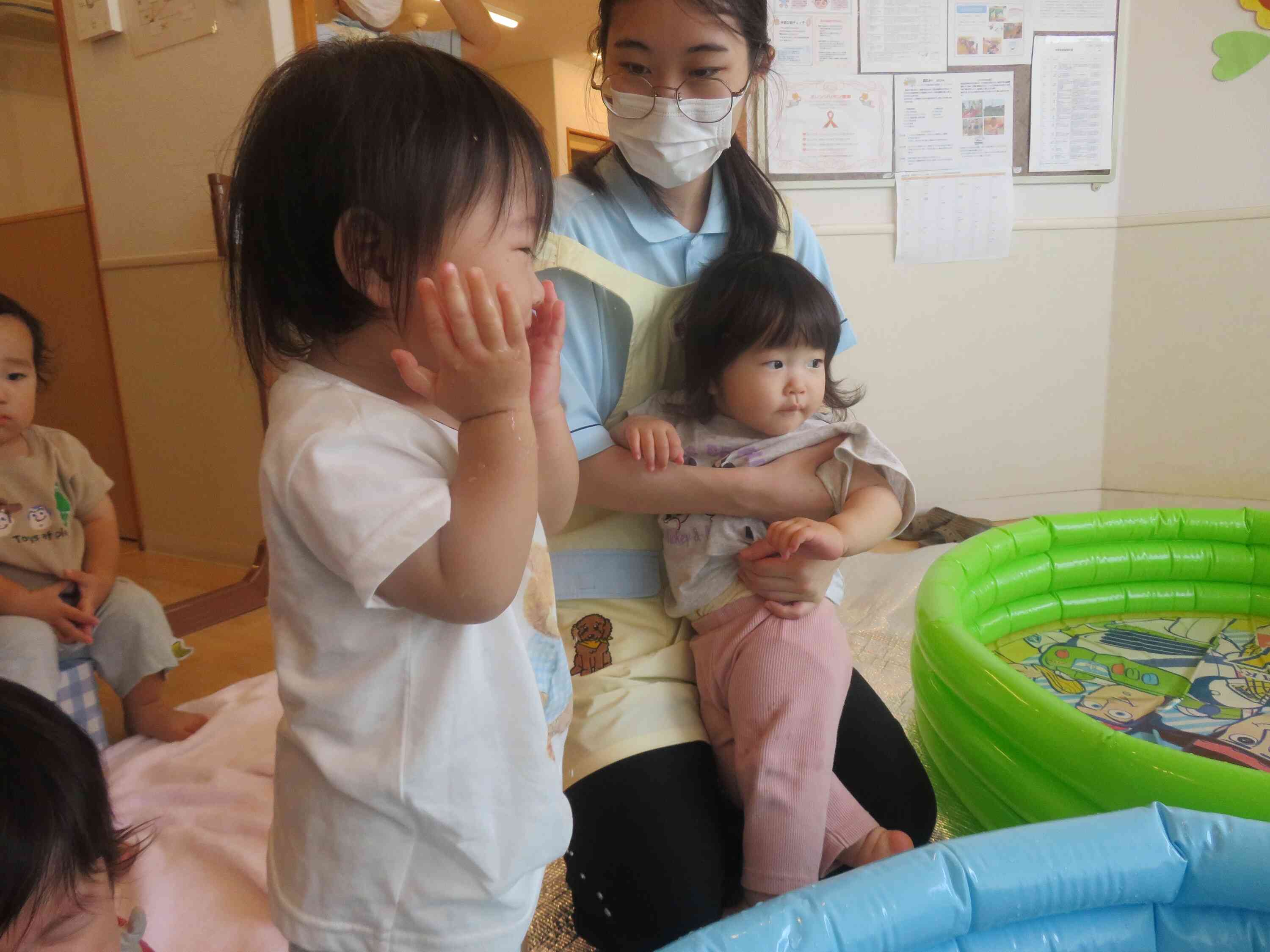 お顔にパタパタ！冷たくて気持ちい～♡