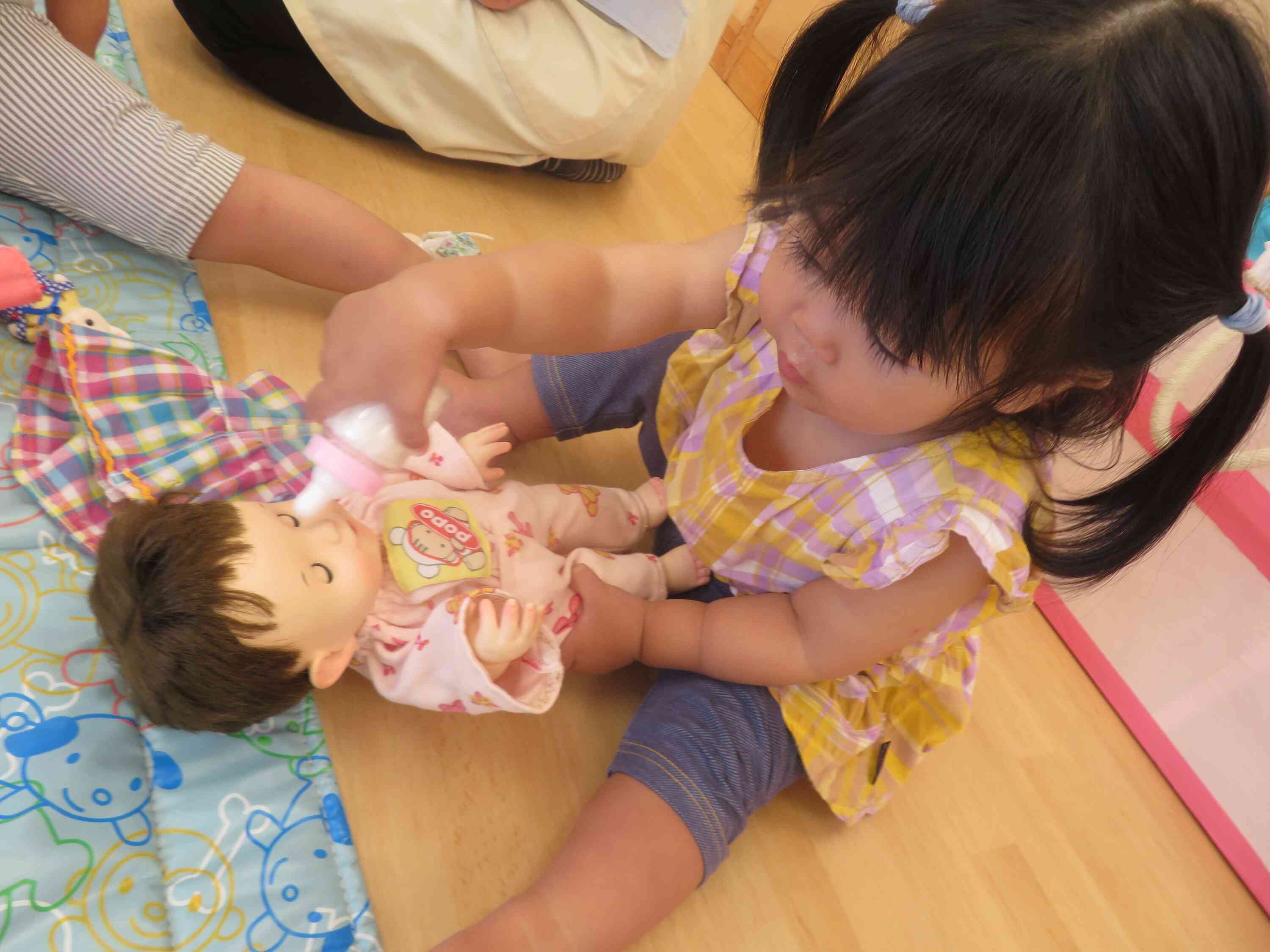 「お着替えしましょうね～♡」