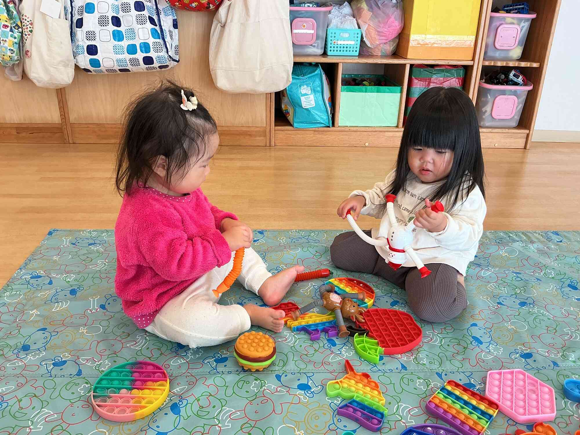 最近の子どもたちに人気のおもちゃは…