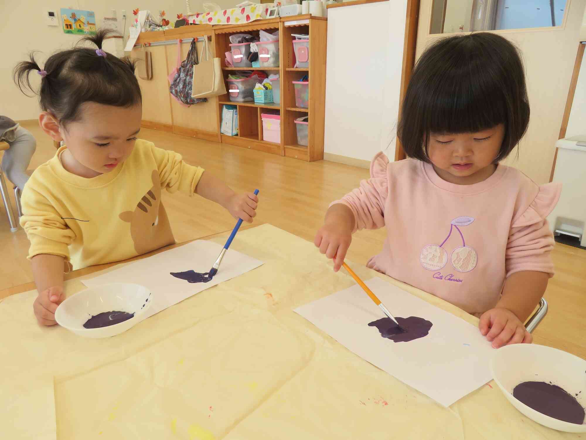 筆を使って描くの楽しいね♪