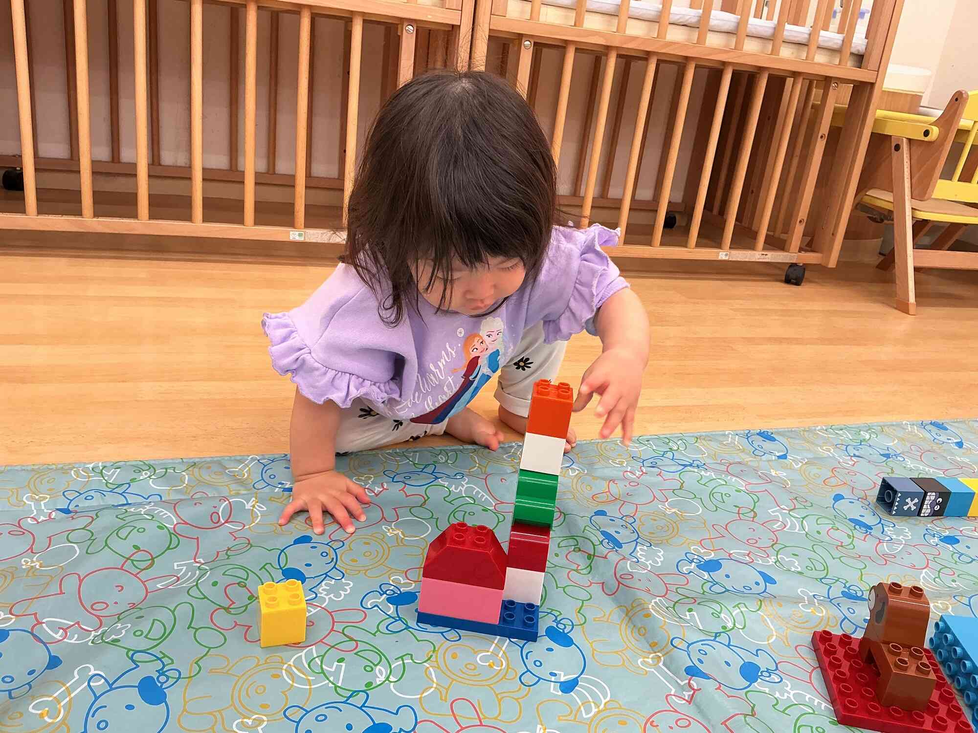 ブロックをつなげるの、楽しいな♪