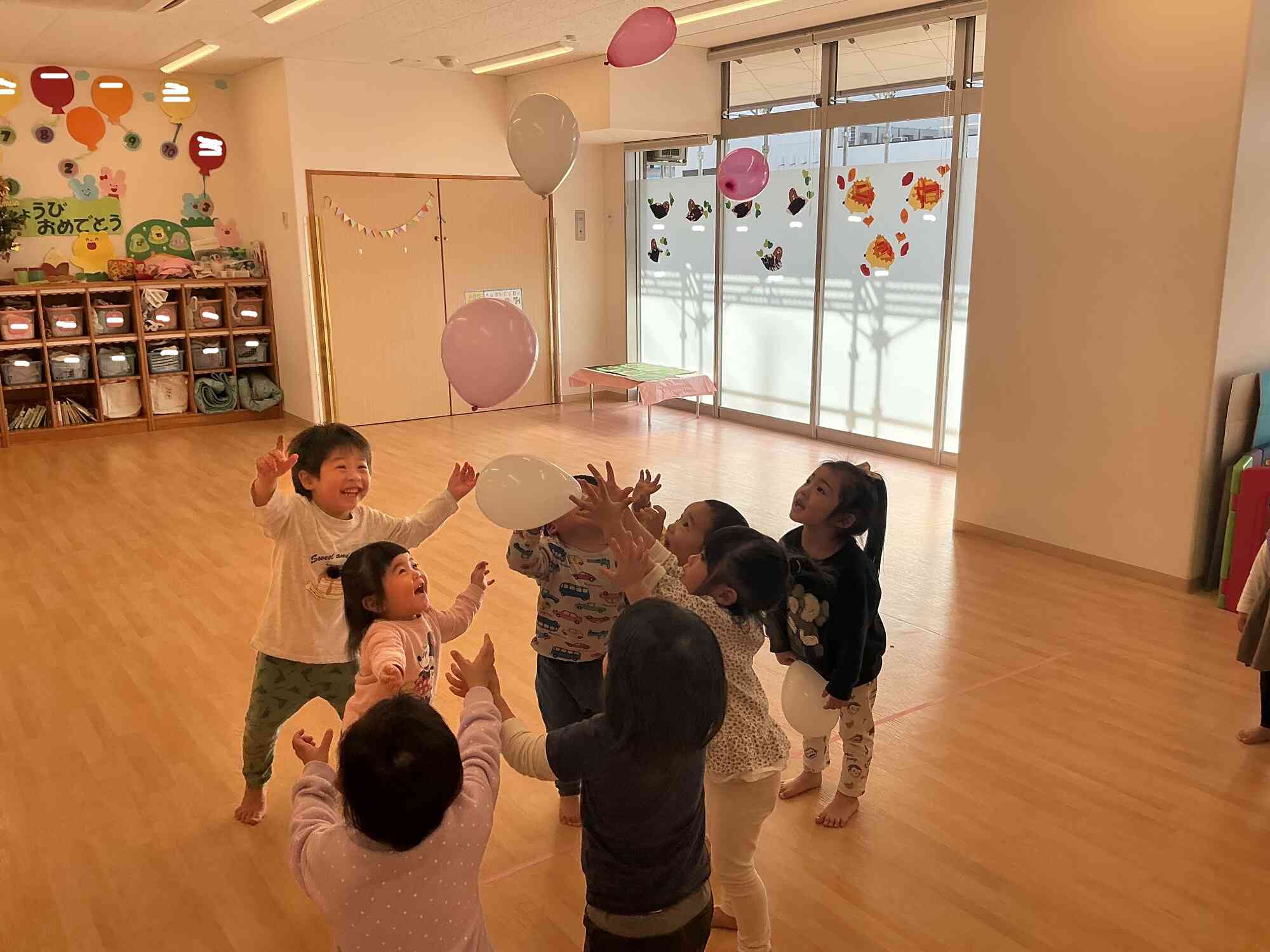 風船がふってきたよ～♪