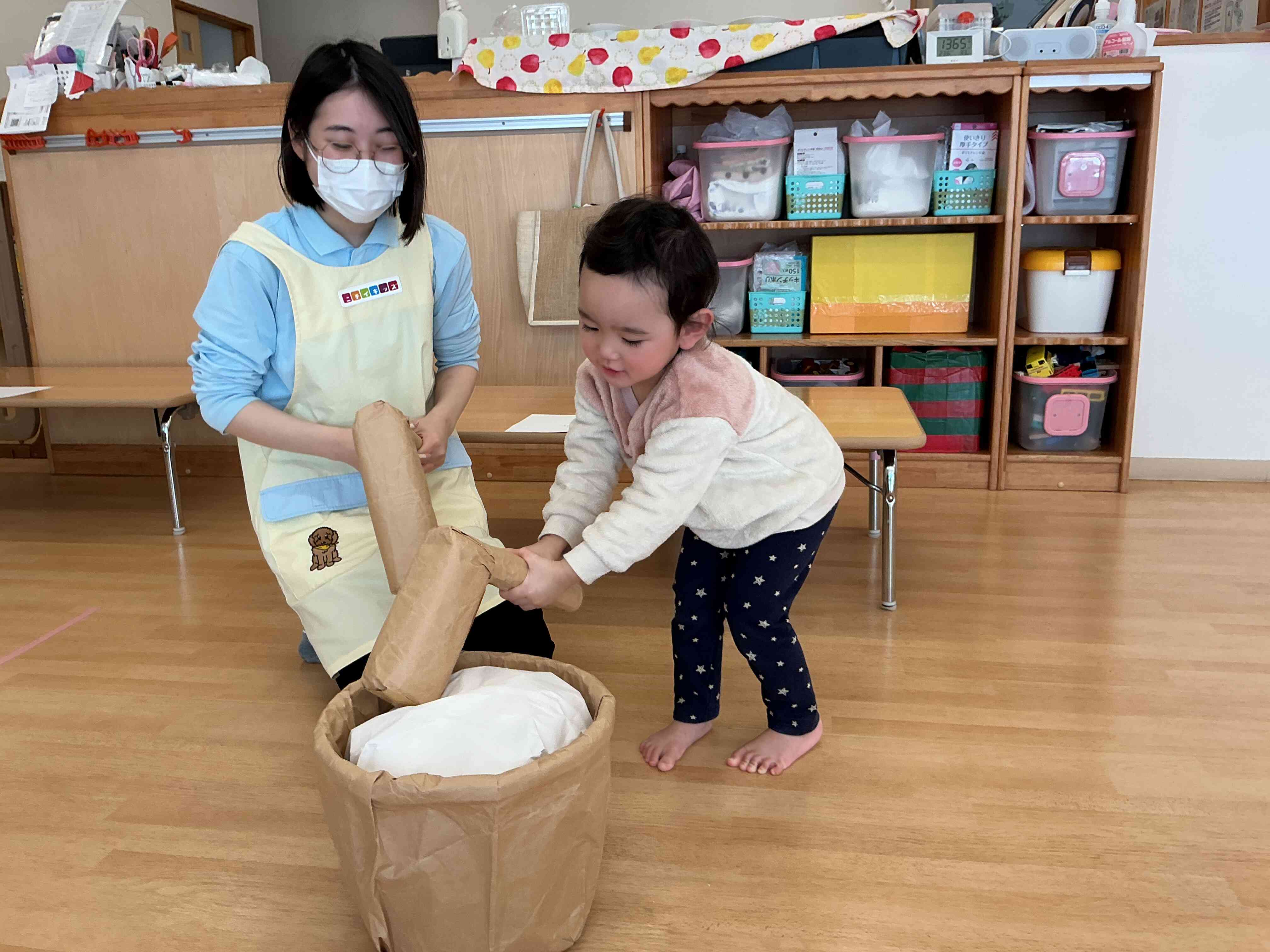 もちつきごっこに参加しよう!