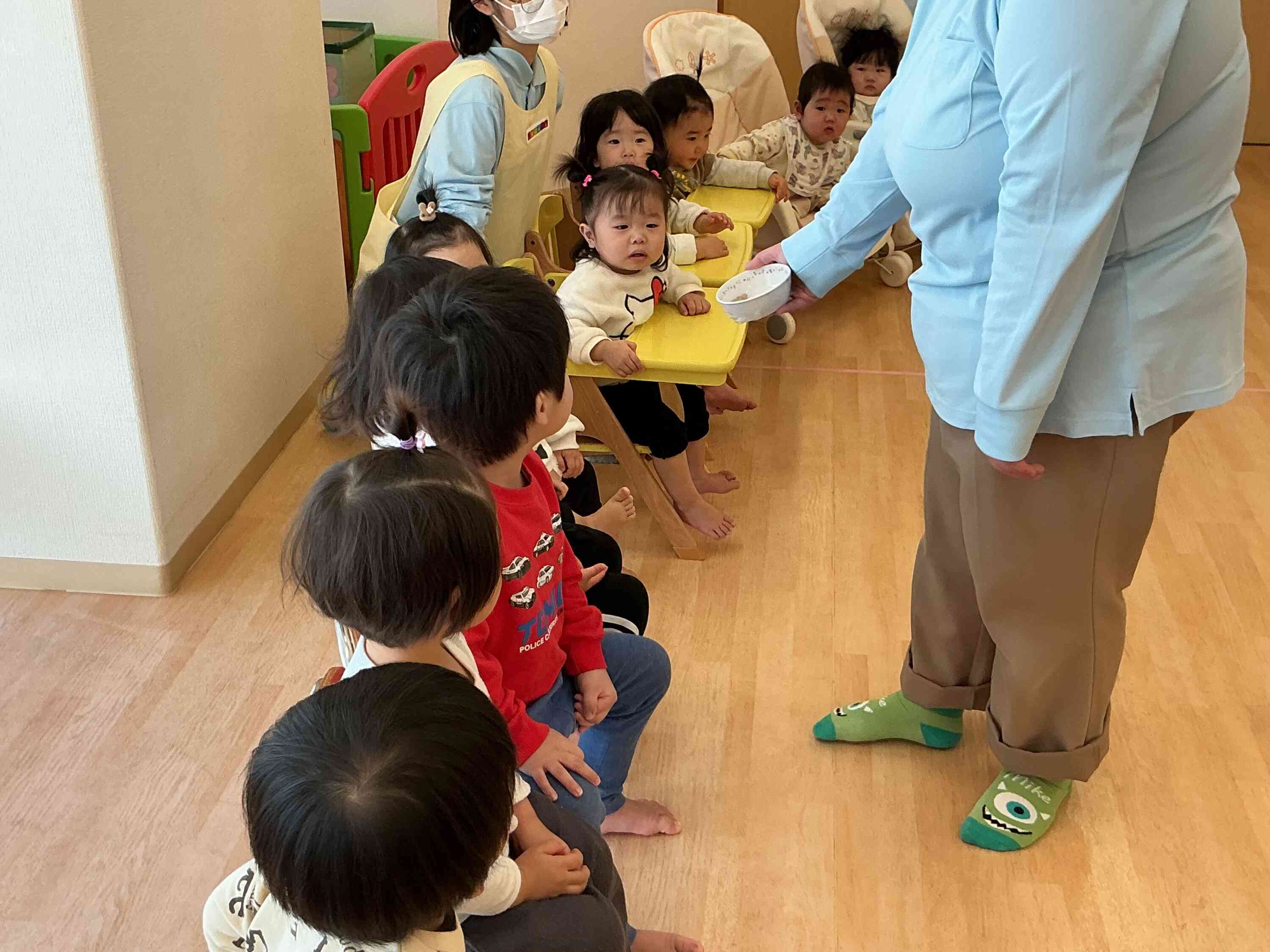 「色が違うね～！」と興味津々に見ていました。