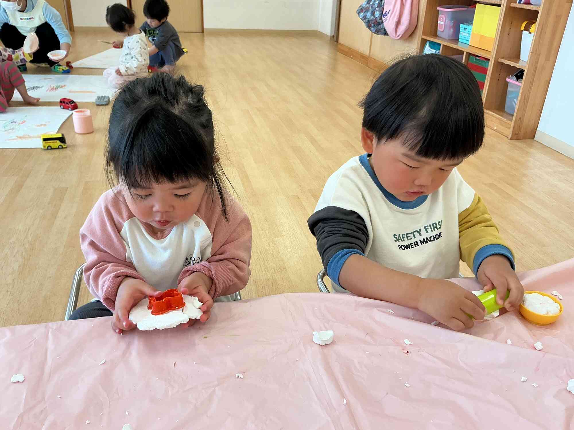 夢中で遊んでいます。