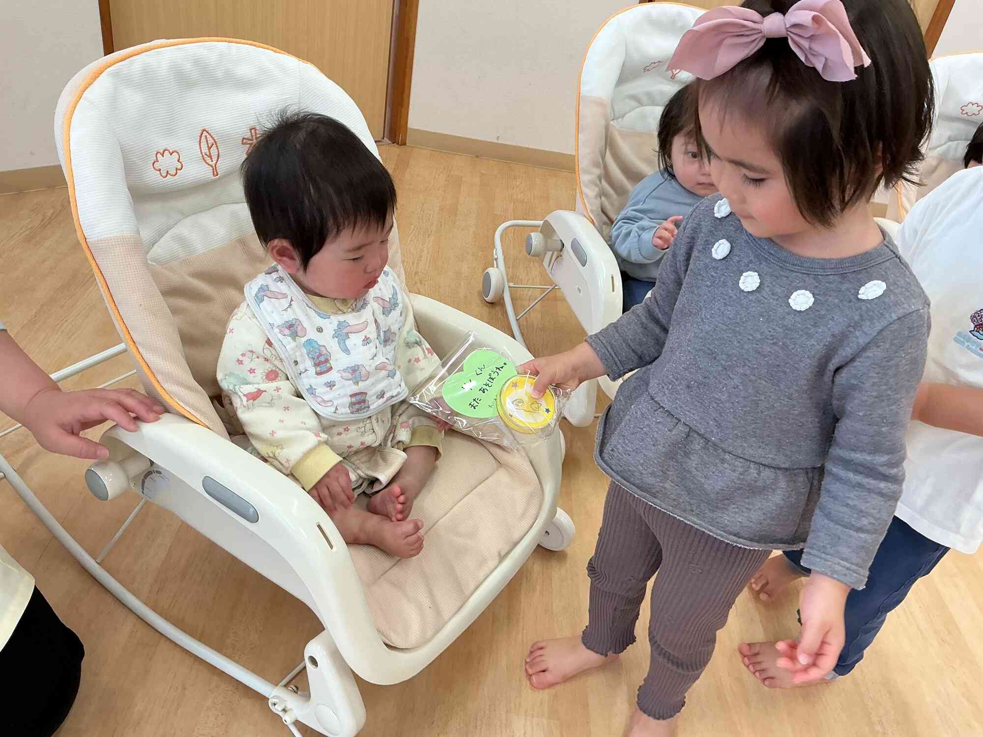 うさぎ組（２歳児ｸﾗｽ）のお友だちからキーホルダーのプレゼントです！