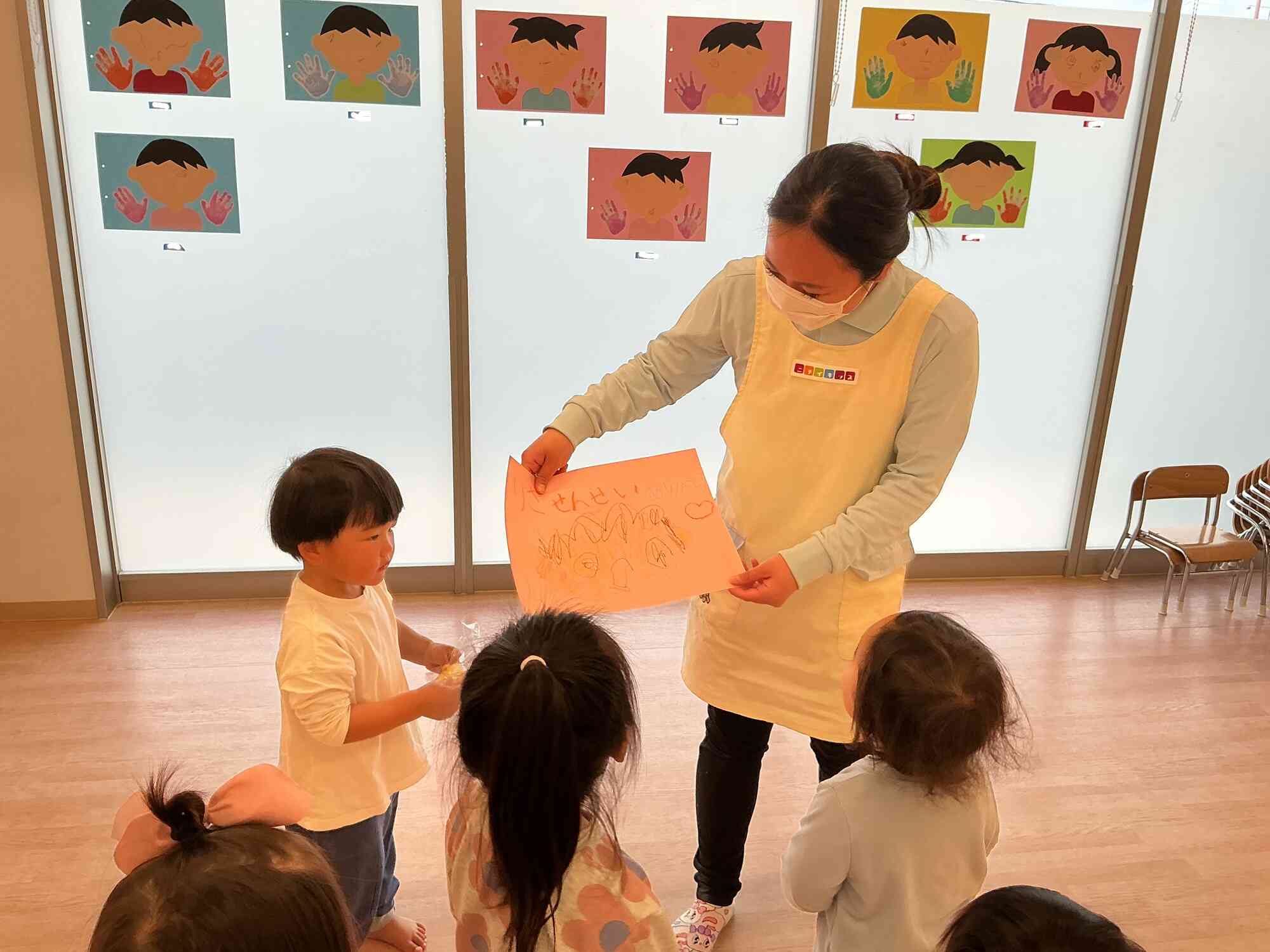 担任の先生への似顔絵のプレゼントです！