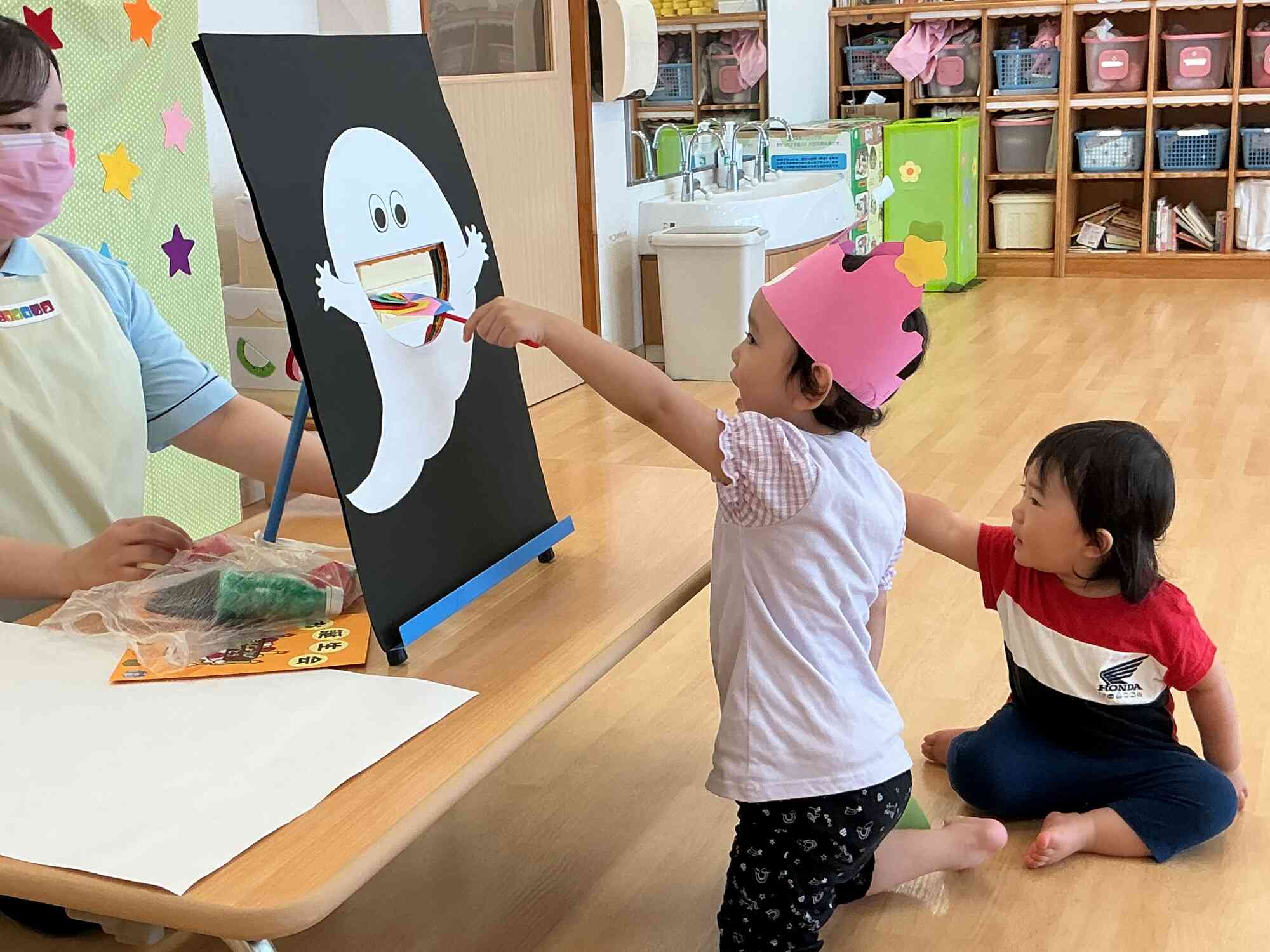 いろんなたべものに変身するばけたくん！