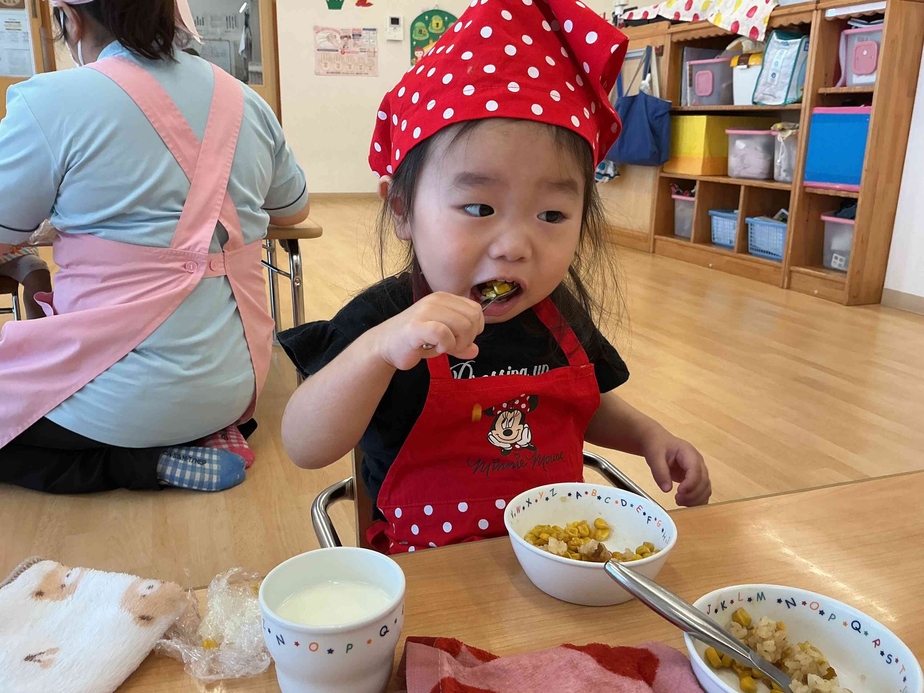 大きなお口で食べていて、「おいしい~」とたくさん食べていました!