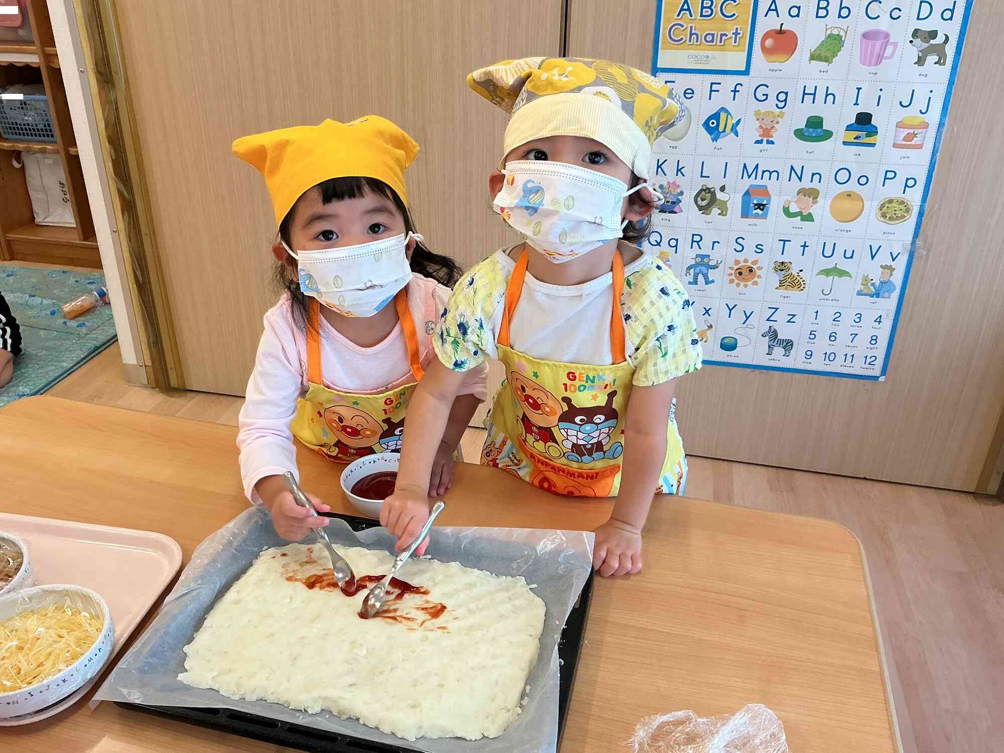 2歳児クラスのクッキング