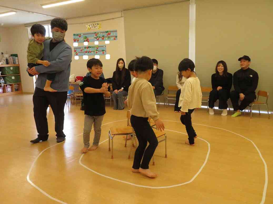 椅子取りゲームも楽しみました。