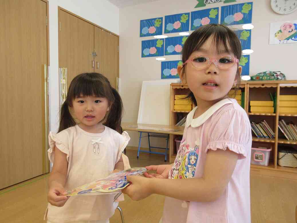 りす組さん(3歳児)のお友だちです。好きな食べ物は「いちご」でした☆