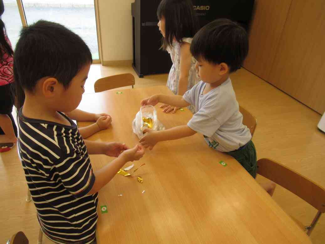 りす組（3歳児）さんにも手伝ってもらいました♡