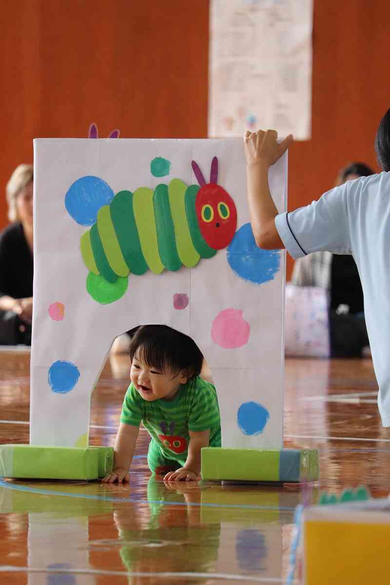 ひよこ組さん(０歳児)：はらぺこあおむしの大冒険