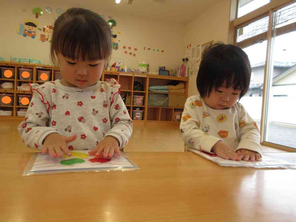 絵の具で紅葉作り♪