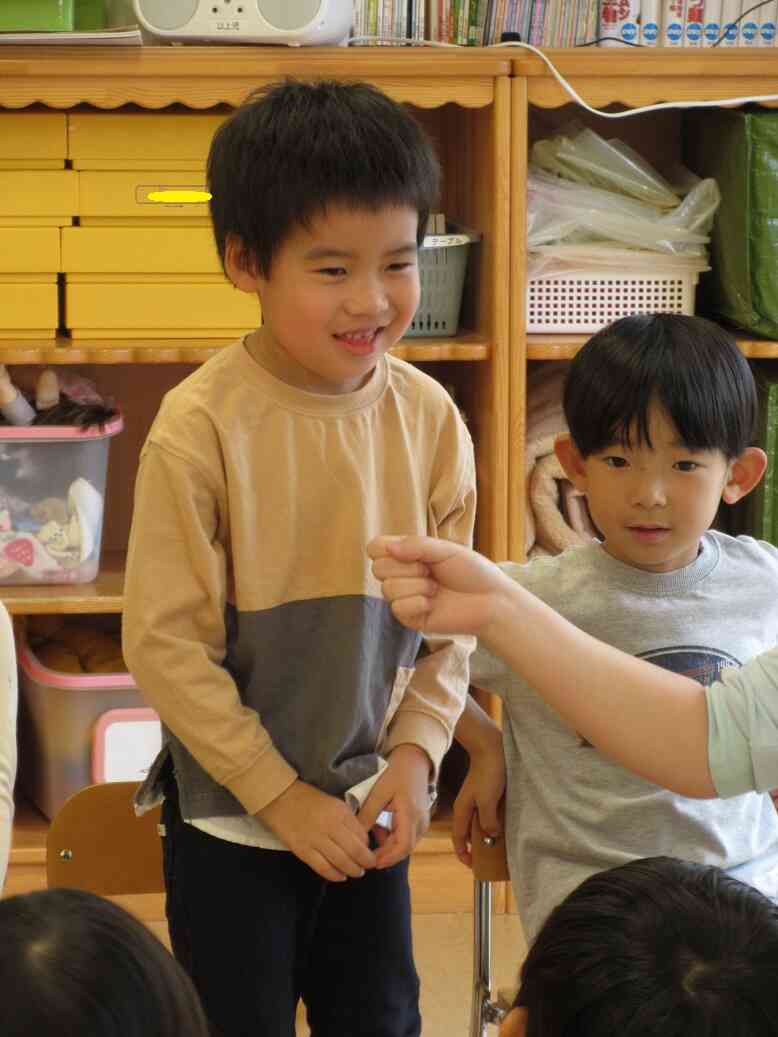 保育園で最後のお誕生会でした。(きりん組さん)