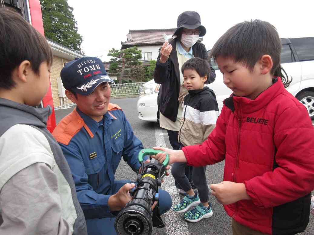 ホースってこんなに大きいんだね！(きりん組さん・5歳児)