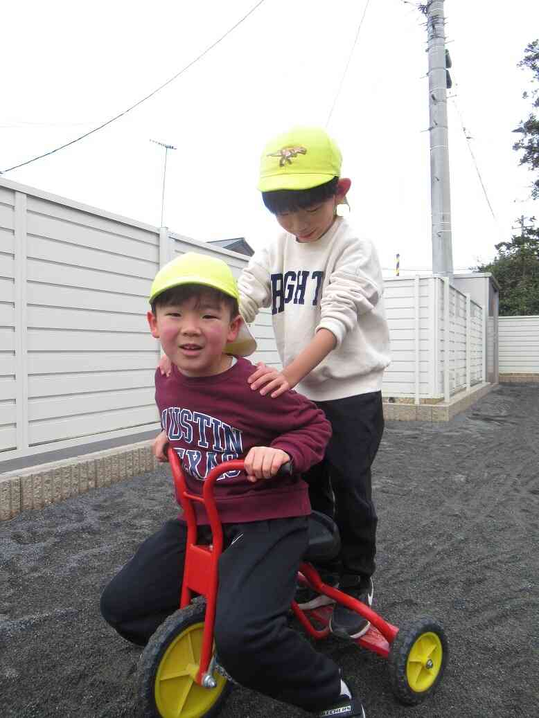りす組・ぱんだ組・きりん組（3・4・5歳児）戸外遊び・室内遊び♡