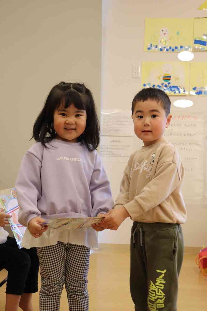 りす組さん(3歳児)のお誕生会のお友だちは2人でした!