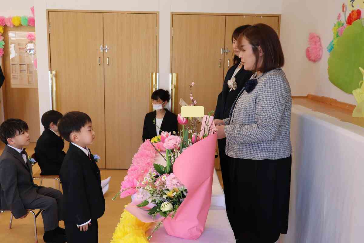 証書授与の様子から