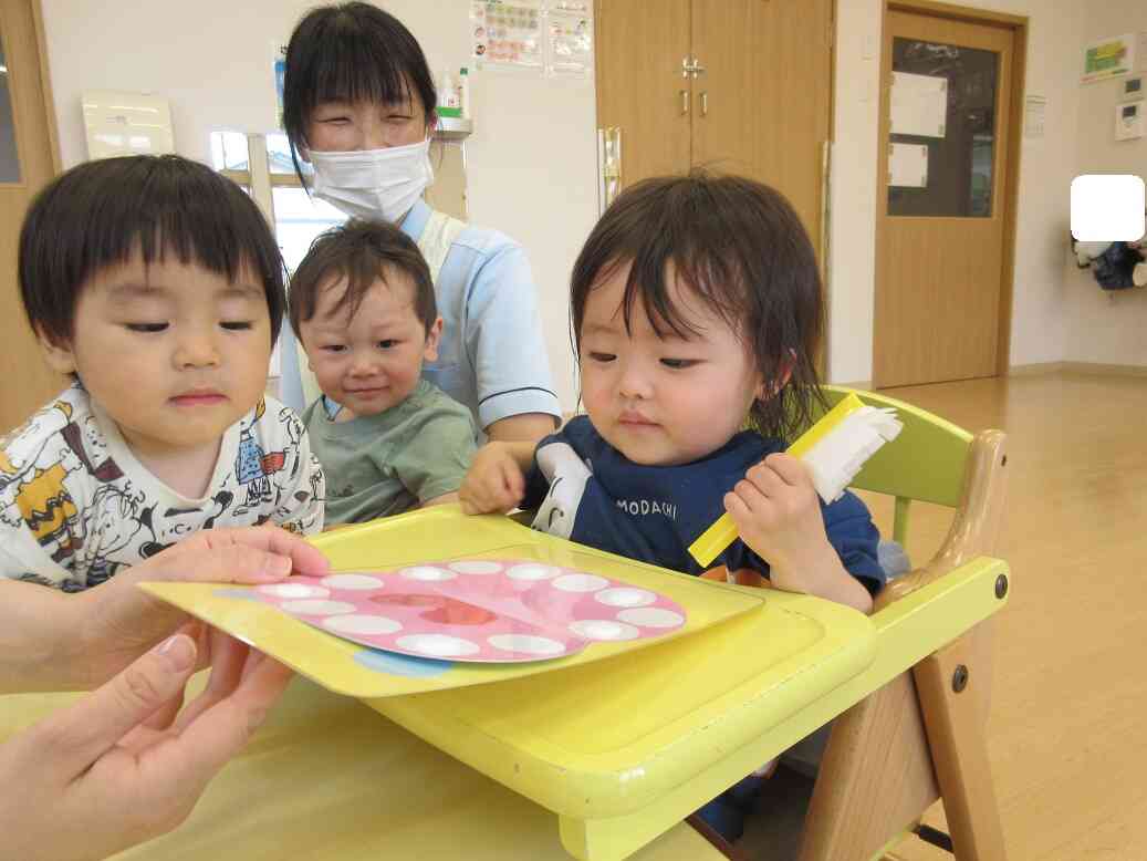 歯ブラシでシャカシャカ！