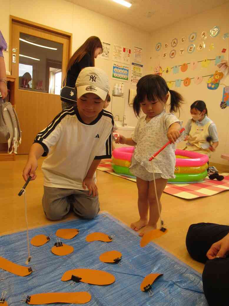 夏祭りの様子【野菜釣り】