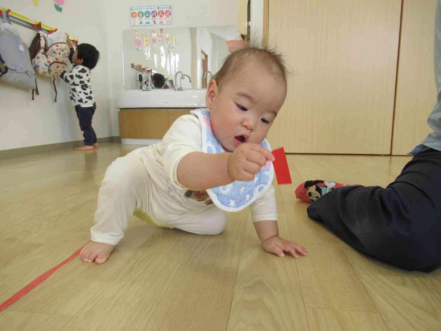 ある日のあひる組(1歳児)・うさぎ組(２歳児)♪　