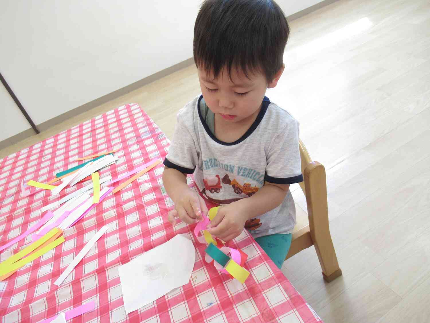 わっかざりを作って遊んだよ♪