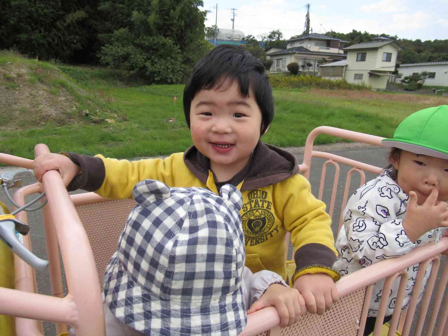 お外は気持ちいいな♪