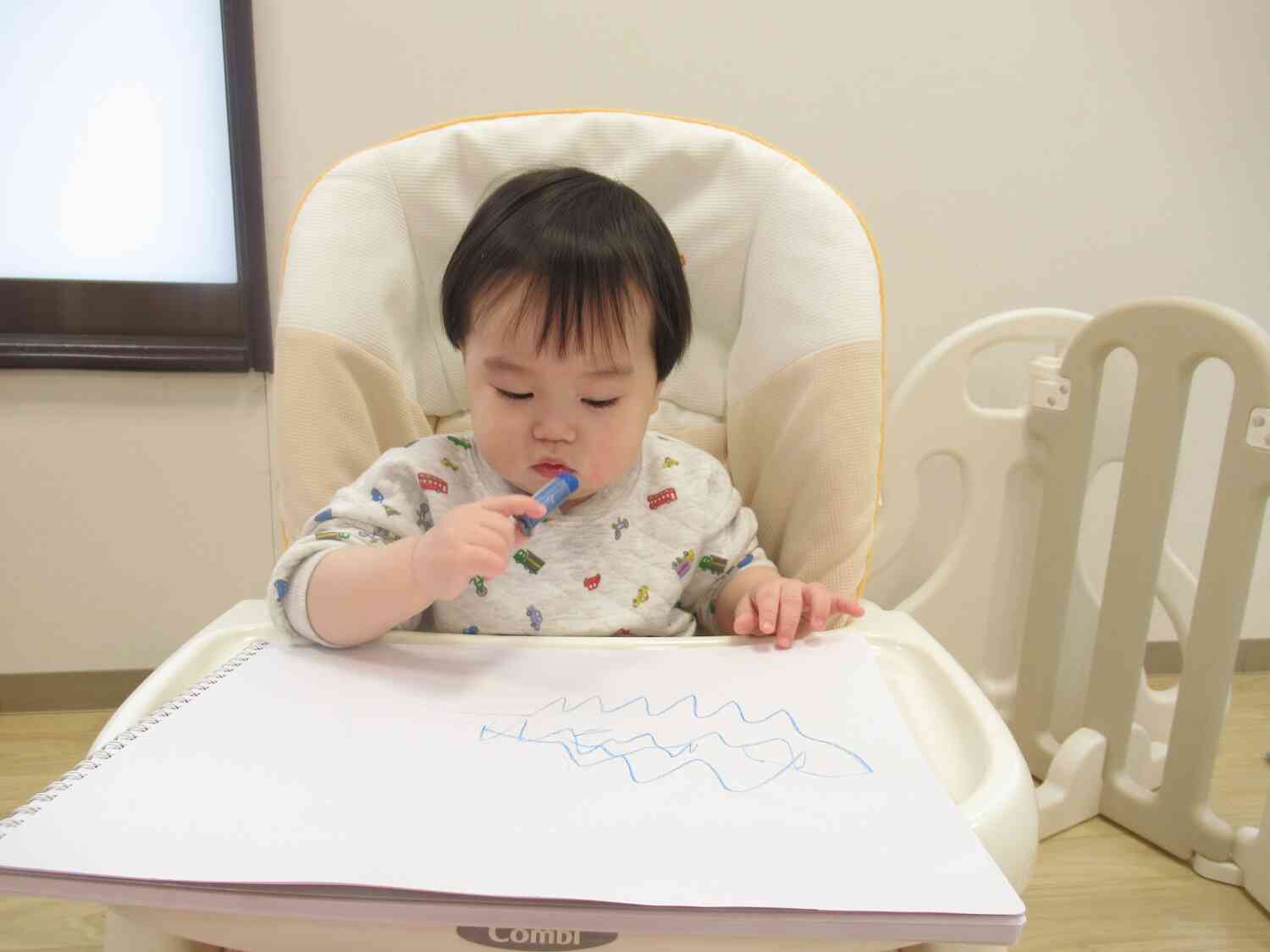 お絵描き～ひよこ組(０歳児)～