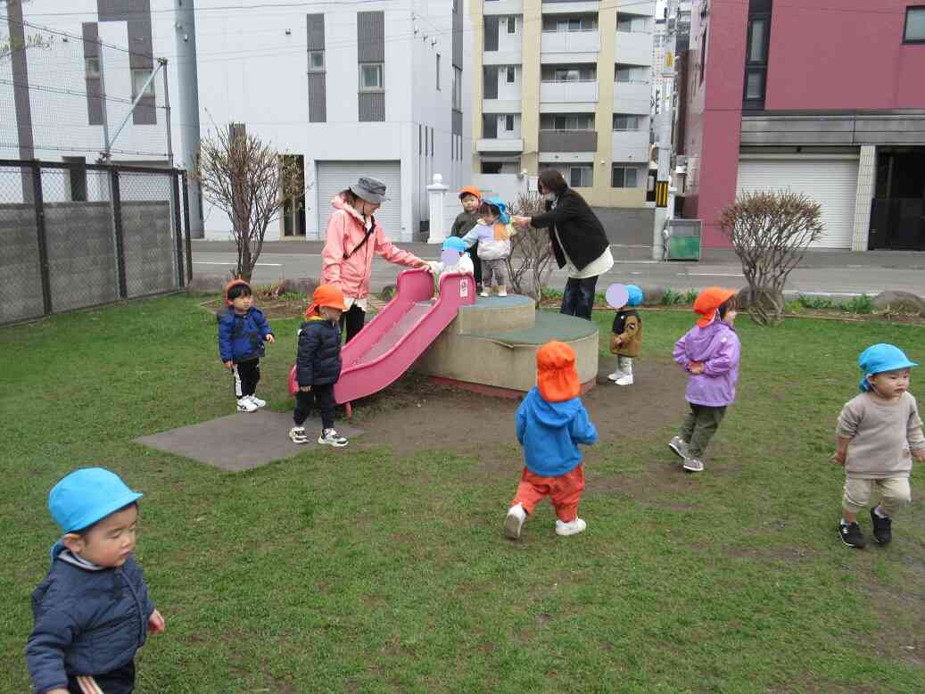 公園で遊んできました♪