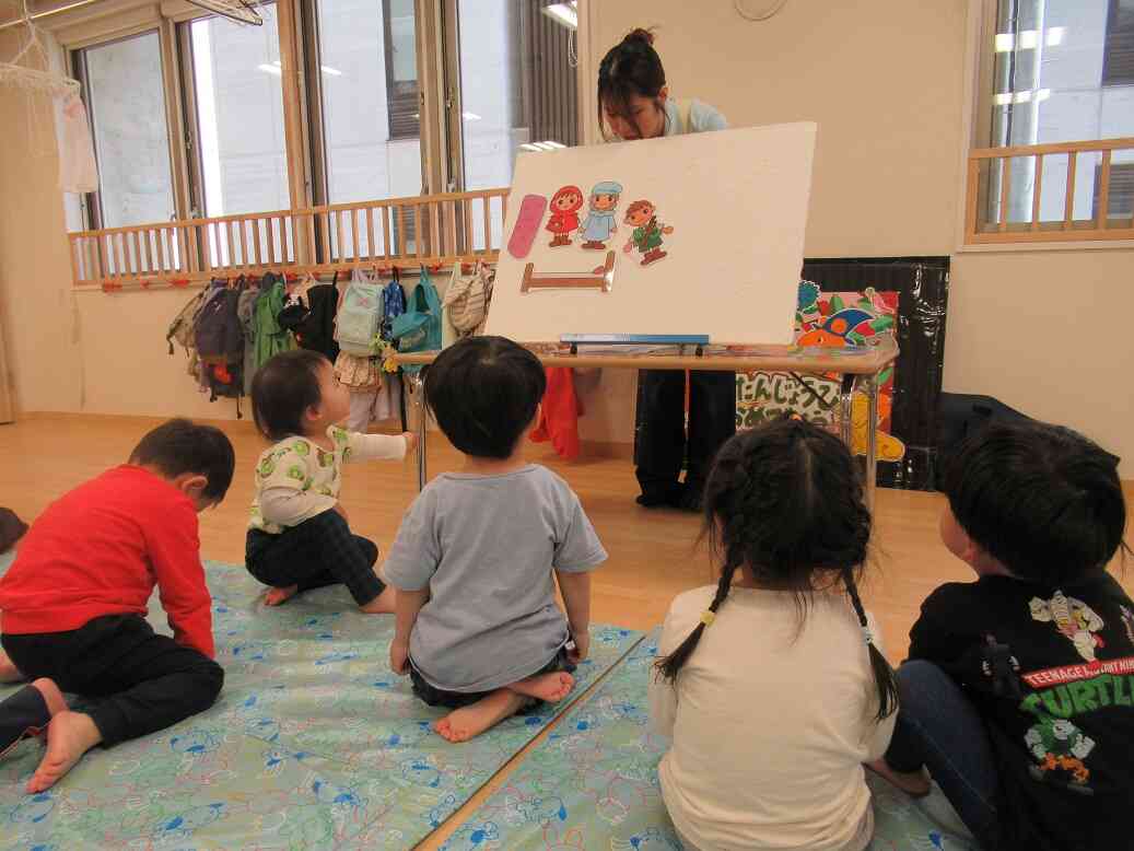 パネルシアター『あかずきんちゃん』では…