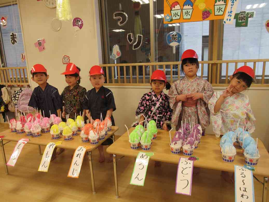 5歳児クラスがかき氷屋さんに！