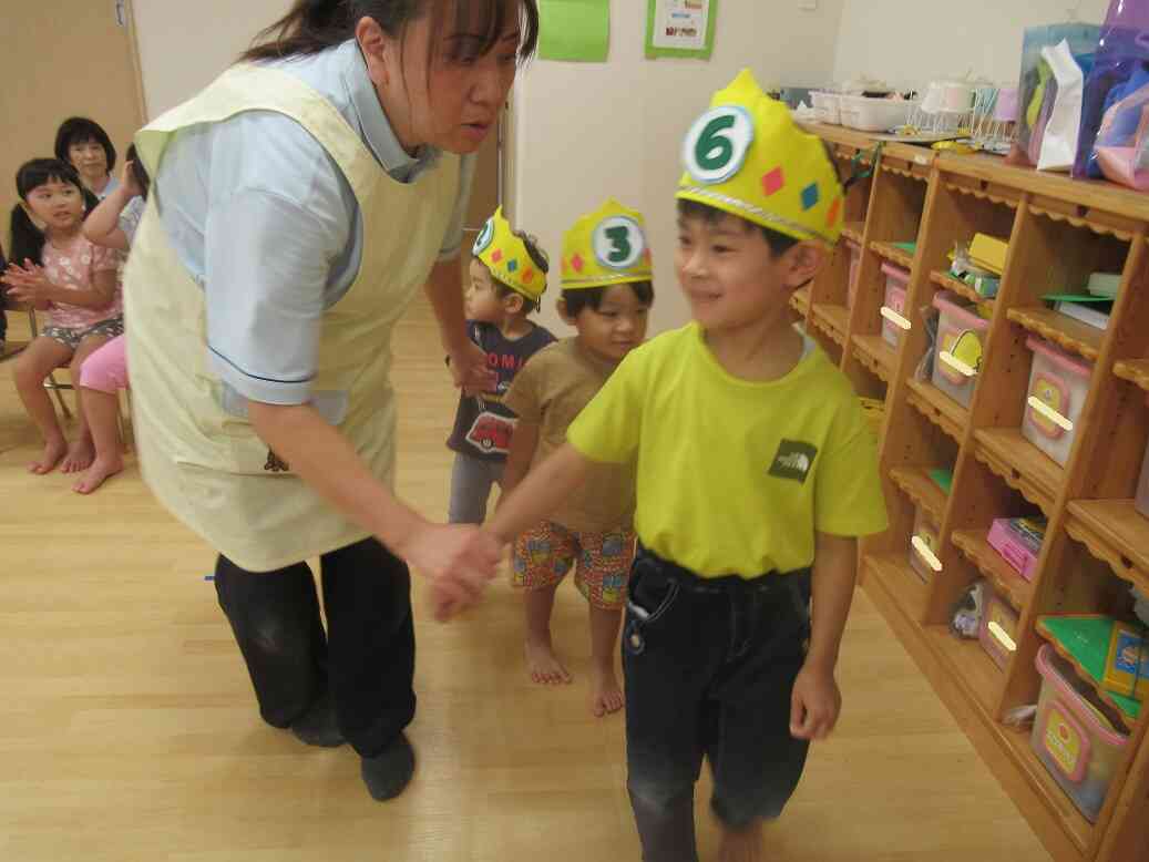 誕生児さんの入場です！